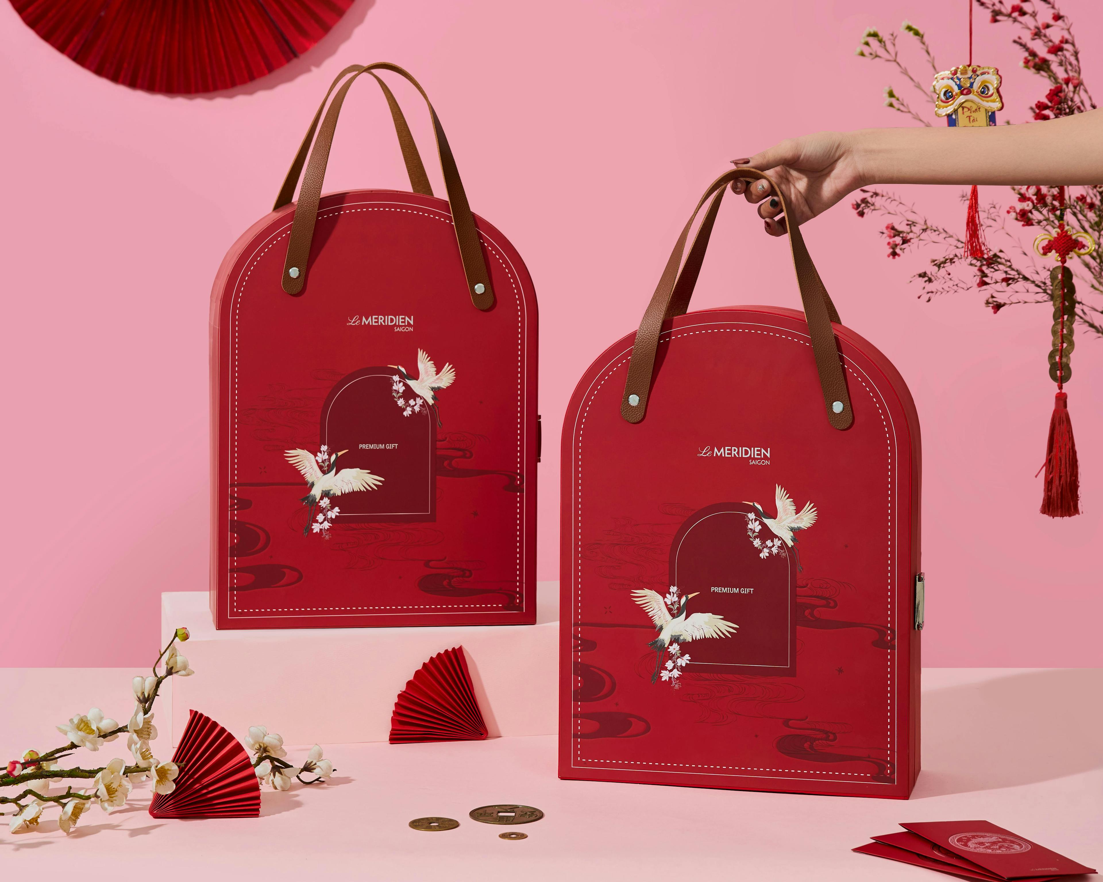 accessories bag handbag purse flower plant rose animal bird